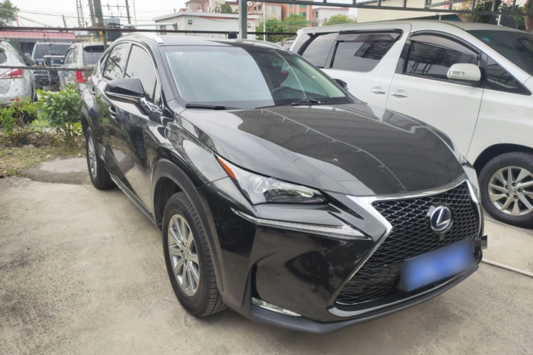 雷克萨斯NX 2015款 300h 前驱 锋尚版车身外观3