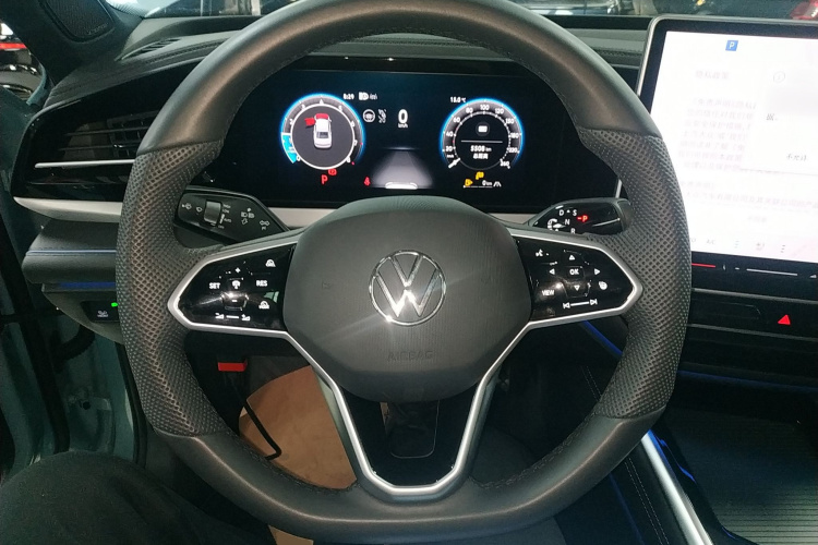 大众 帕萨特 2025款 Pro 380TSI 星空龙尊版中控内饰13