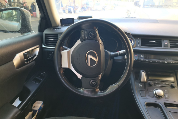 雷克萨斯CT 2017款 CT200h 精英版 单色 国V中控内饰13