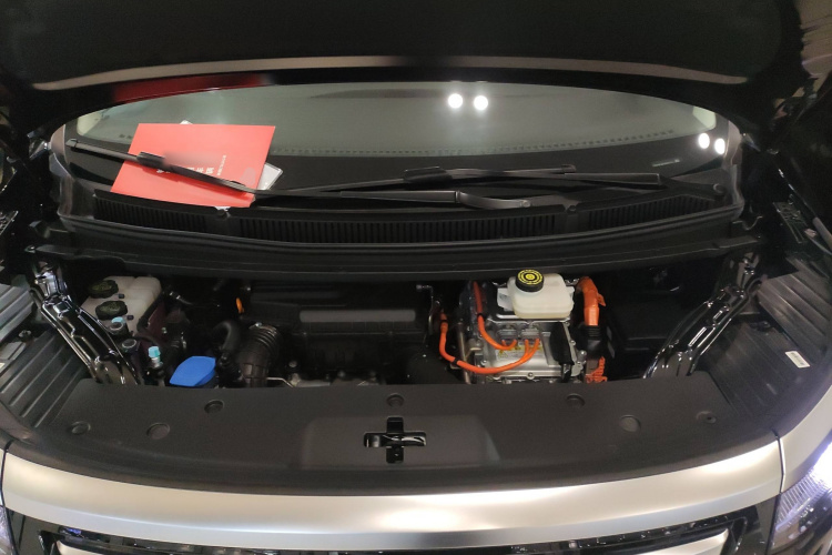 腾势D9 2024款 DM-i 980 四驱尊贵型机舱底盘24