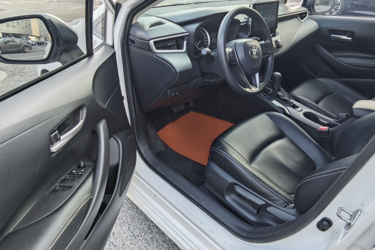 丰田 卡罗拉 2019款 1.2T S-CVT GL先锋版中控内饰7004