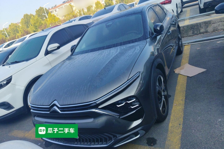 雪铁龙 凡尔赛C5 X 2021款 1.6T 享不凡车身外观2