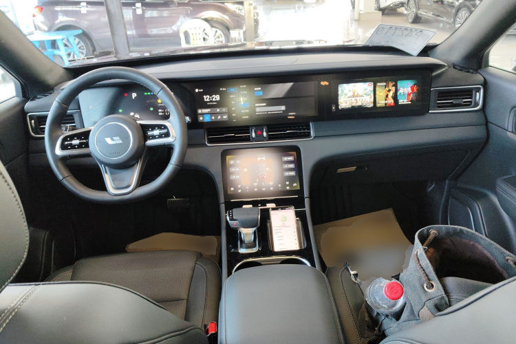 理想汽车 理想ONE 2021款 增程6座版中控内饰12