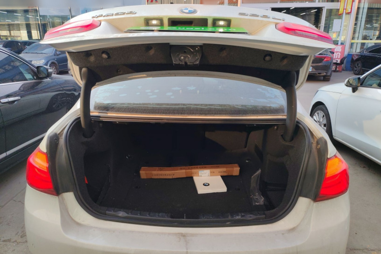 宝马3系 2016款 320Li 进取型机舱底盘23