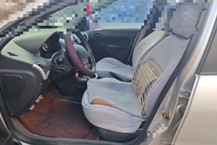 标致207 2013款 CROSS 1.4L 手动驭乐型中控内饰19