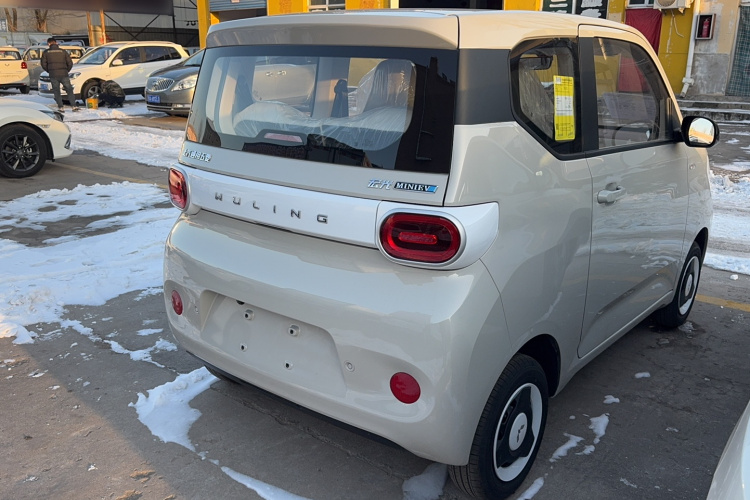 五菱汽车 宏光MINIEV 2024款 第三代 215km 青春版车身外观6002