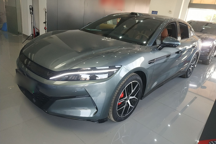 比亚迪 汉L 2025款 DM-p 四驱激光雷达旗舰型车身外观1