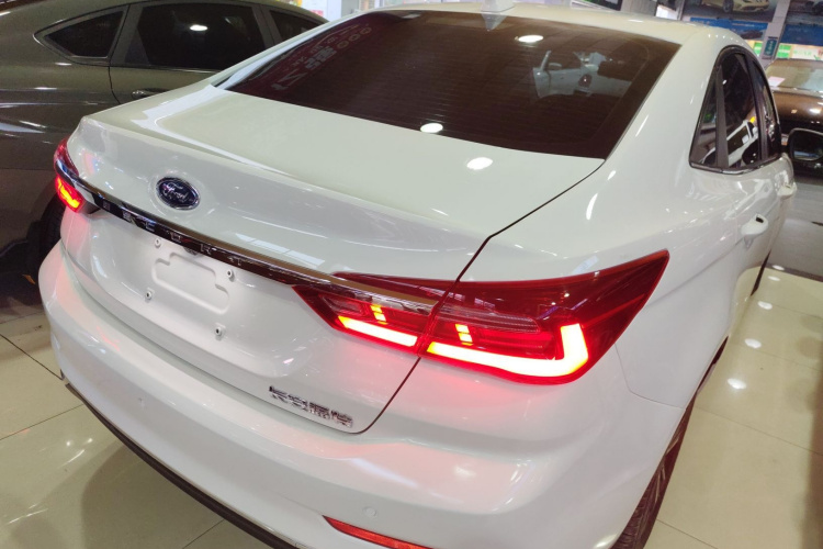 福特 福睿斯 2021款 1.5L 自动钻石版车身外观6005