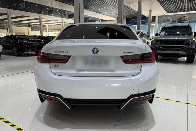 宝马i3 2022款 eDrive 35 L车身外观6006