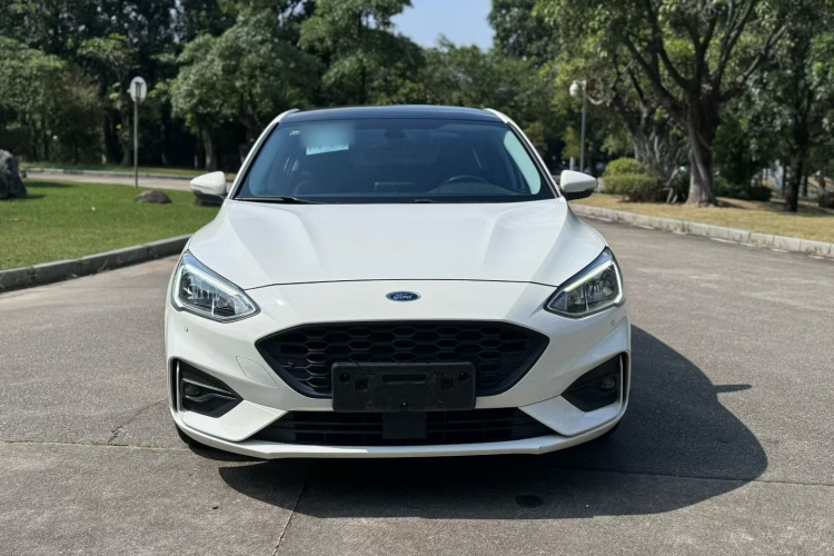 福特 福克斯 2020款 三厢 EcoBoost 180 自动锋潮型车身外观6005