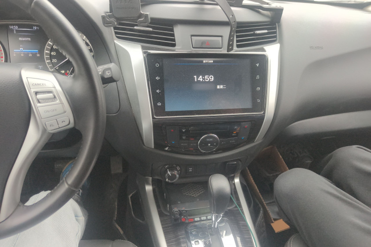 日产 途达 2020款 2.5L XV 4WD 自动四驱旗舰版局部细节16