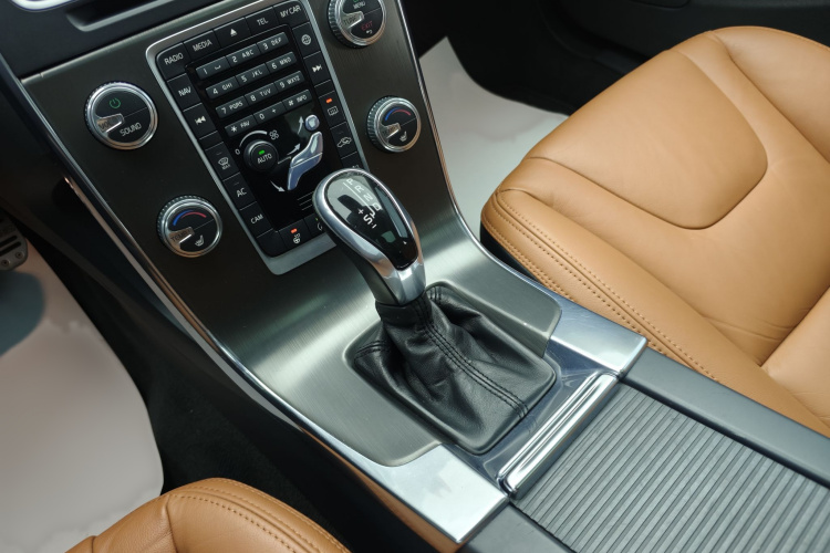 沃尔沃S60 2014款 S60L T5 智驭版中控内饰7010