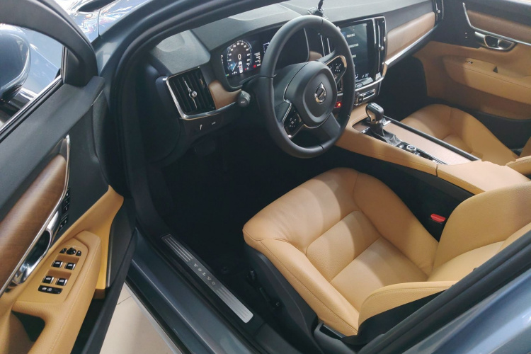 沃尔沃S90 2019款 T5 智逸版中控内饰7003