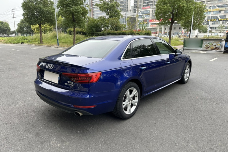 奥迪A4L 2017款 Plus 40 TFSI 进取型车身外观6005