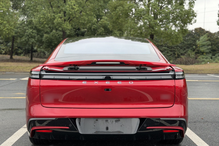 星途 星纪元 ES 2025款 纯电 Pro四驱 77kWh车身外观6005