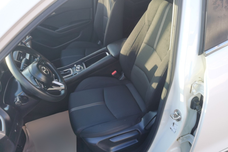 马自达3 昂克赛拉 2019款 云控版 三厢 1.5L 自动豪华型 国VI中控内饰19