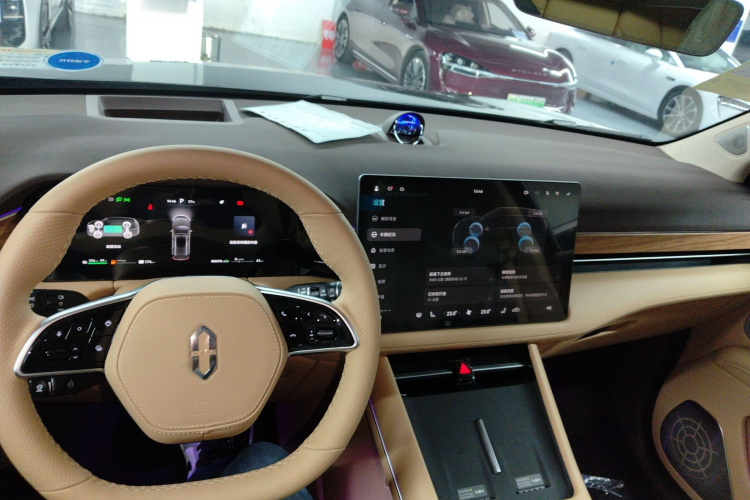 鸿蒙智行 问界M7 2024款 1.5T 智驾后驱Pro版 5座中控内饰7002