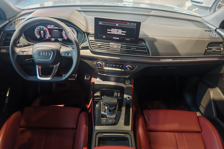 奥迪Q5L 2024款 40 TFSI 豪华动感型中控内饰7004
