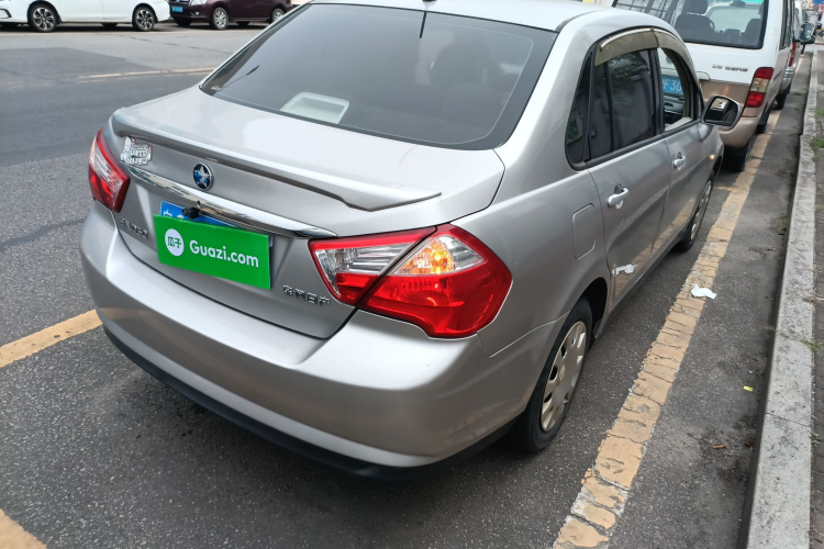 启辰D50 2015款 1.6L 手动时尚版车身外观7