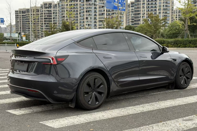 特斯拉 Model 3 2023款 后轮驱动版车身外观6007