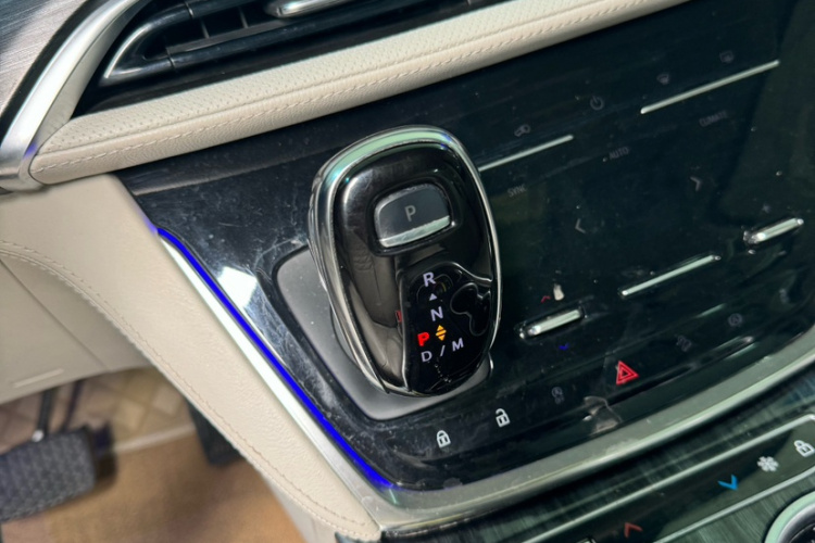 别克GL8 2023款 ES陆尊 舒适型中控内饰7009