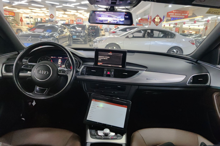 奥迪A6L 2018款 30周年年型 45 TFSI quattro 运动型中控内饰12