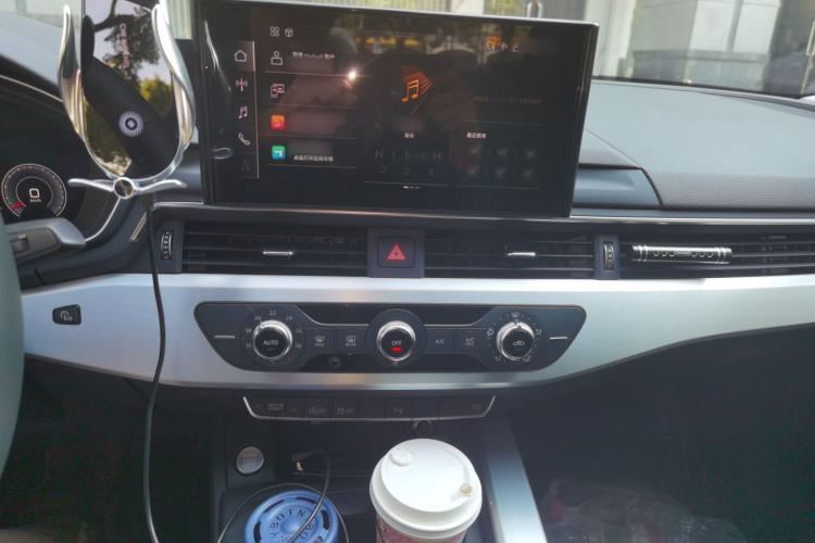 奥迪A4L 2020款 40 TFSI 时尚动感型局部细节16