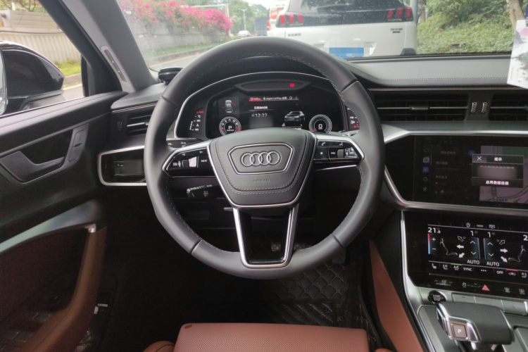 奥迪A6L 2025款 45 TFSI 臻选动感型+通风舒享包中控内饰13