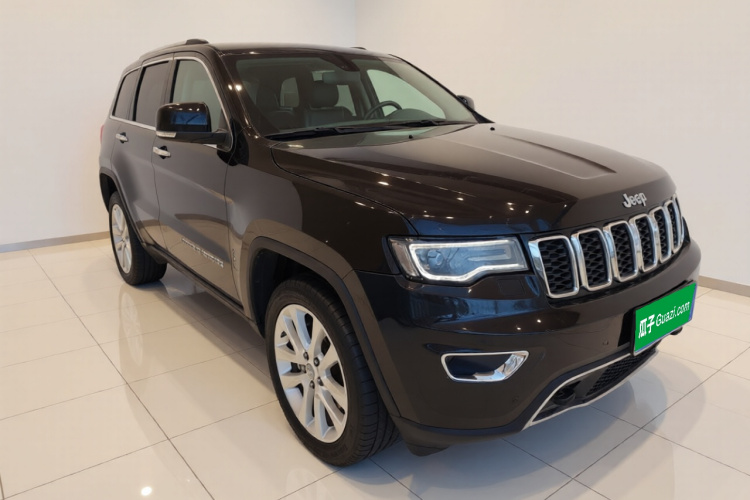 Jeep 大切诺基(进口) 2017款 3.0L 舒享导航版车身外观3