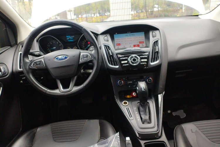 福特 福克斯 2015款 三厢 1.6L 自动风尚型中控内饰7002