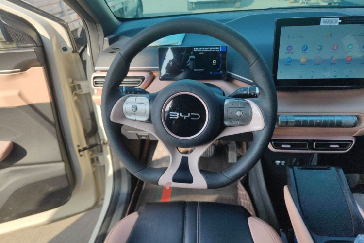 比亚迪 海鸥 2025款 305km 活力版中控内饰13