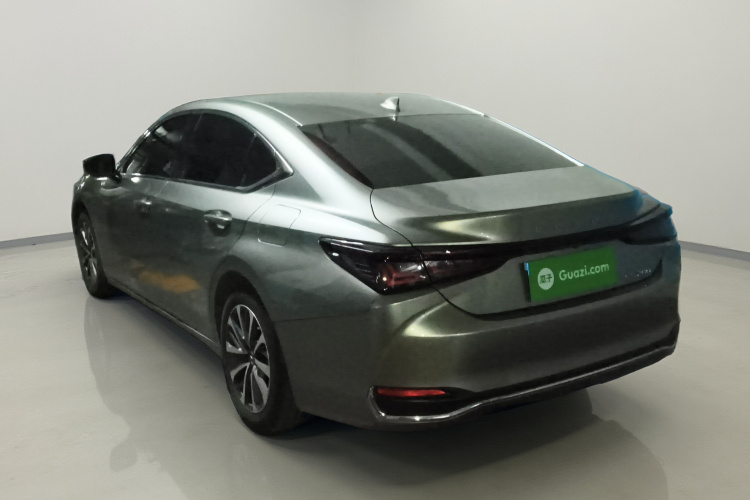 雷克萨斯ES 2025款 200 臻享版车身外观5