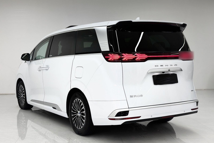 腾势D9 2022款 DM-i 1040 尊贵型车身外观6007