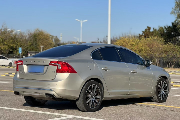 沃尔沃S60 2019款 S60L 改款 T5 智驭菁英版车身外观6006