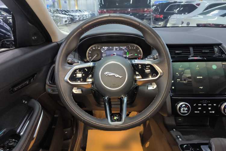 捷豹E-PACE 2024款 青春运动版 R-DYNAMIC局部细节13