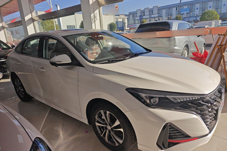 长安 逸动 2025款 PLUS 1.4T 双离合高能版车身外观6002