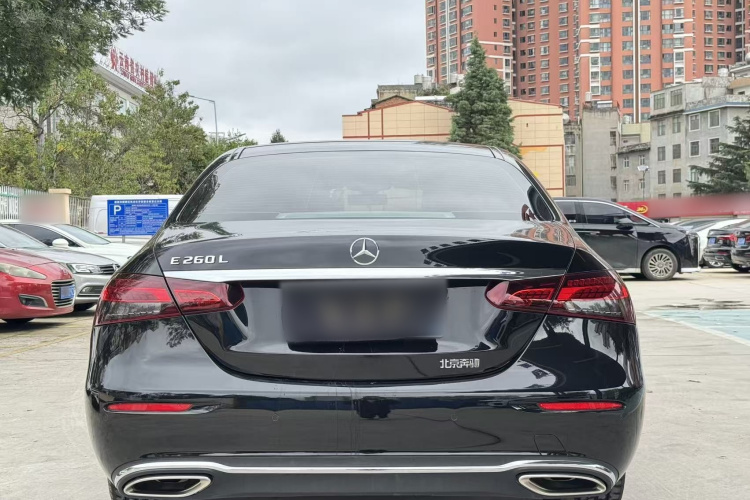 奔驰E级 2023款 改款 E 260 L车身外观6004