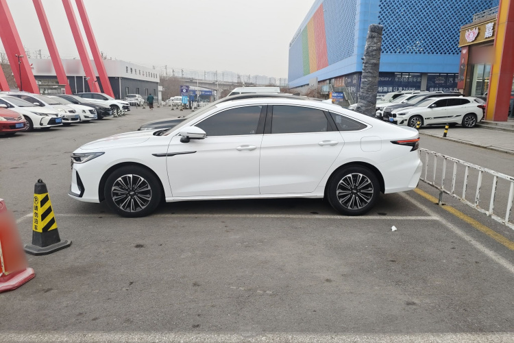 奇瑞 风云A8 2024款 127 驭风版车身外观4