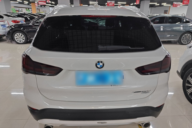 宝马X1 2020款 sDrive20Li 尊享型车身外观6