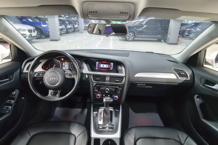 奥迪A4L 2015款 35 TFSI 自动标准型中控内饰7003