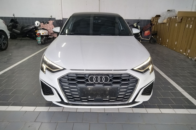 奥迪A3 2021款 Sportback 35 TFSI 豪华运动型车身外观2