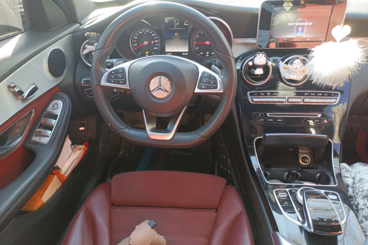 奔驰C级 2018款 C 200 运动版中控内饰13