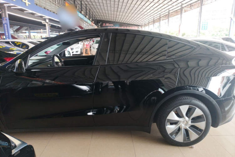 特斯拉 Model Y 2022款 改款 后轮驱动版车身外观6003