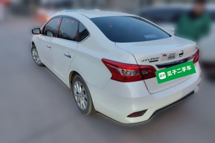 日产 轩逸 2021款 经典 1.6XL CVT豪华版车身外观5