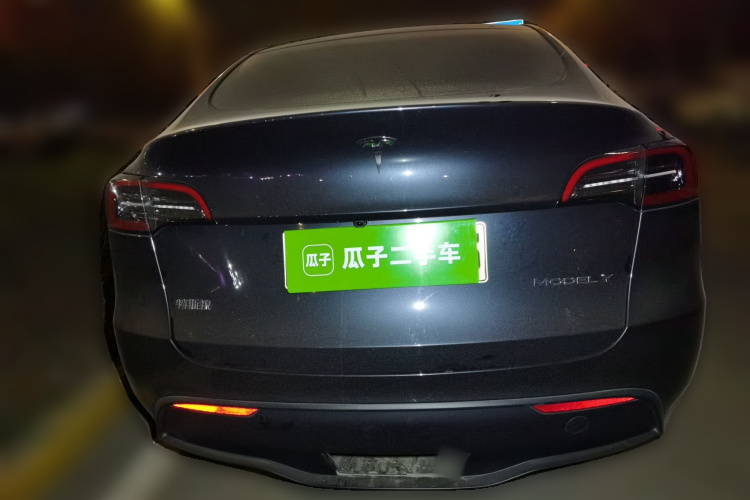 特斯拉 Model Y 2024款 后轮驱动版车身外观6