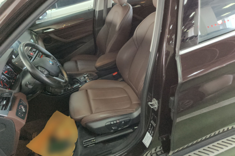 宝马X1 2018款 xDrive20Li 尊享型中控内饰19