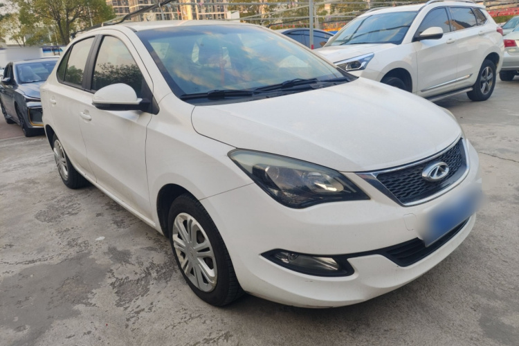 奇瑞 艾瑞泽3 2015款 1.5L 手动够真版车身外观3