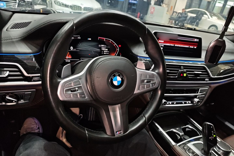 宝马7系 2019款 改款 730Li M运动套装中控内饰7002