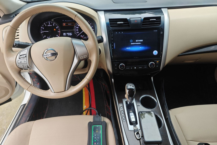 日产 天籁 2013款 2.0L XL舒适版中控内饰12