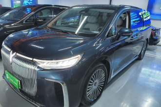 岚图汽车 岚图梦想家 2025款 PHEV 四驱旗舰鲲鹏版